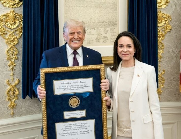 ట్రంప్ కు నోబెల్ శాంతి బహుమతిని ఇచ్చిన వెనిజులా  మచాడో