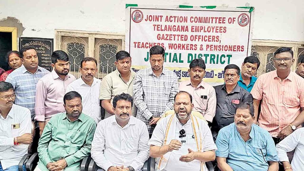 ఉద్యోగుల సమస్యలన్నీ పరిష్కరించాలి