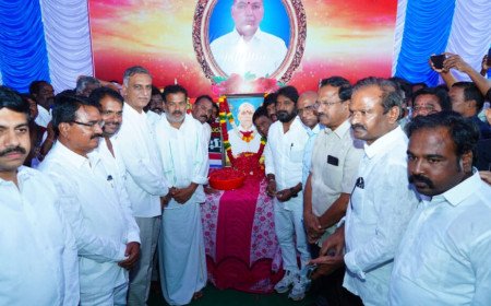 BRS Leaders | మాజీ ఎమ్మెల్యేను పరామర్శించిన బీఆర్‌ఎస్‌ నాయకులు