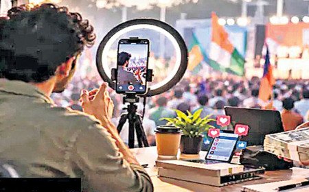 Influencer Marketing | ఒక్క రీల్‌కు రూ.50,000.. సోషల్‌మీడియా ఇన్‌ఫ్ల్లుయెన్సర్లను నియమించుకుంటున్న పార్టీలు!