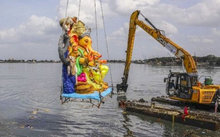 Holiday | ఈ నెల 25న నిమజ్జనం.. ఐదు జిల్లాలకు సెలవు ప్రకటించిన ప్రభుత్వం