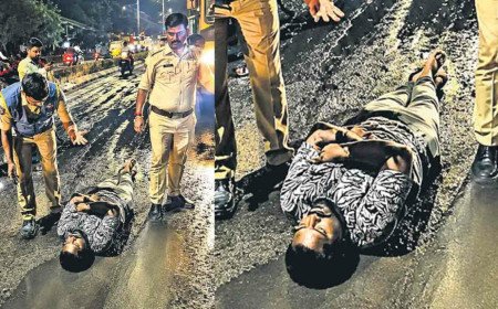 Congress Failures | కాంగ్రెస్ ప్రభుత్వంపై ఇదీ ప్రజల ఫ్రస్ట్రేషన్ .. గుంతల రోడ్డుపై పడుకొని..