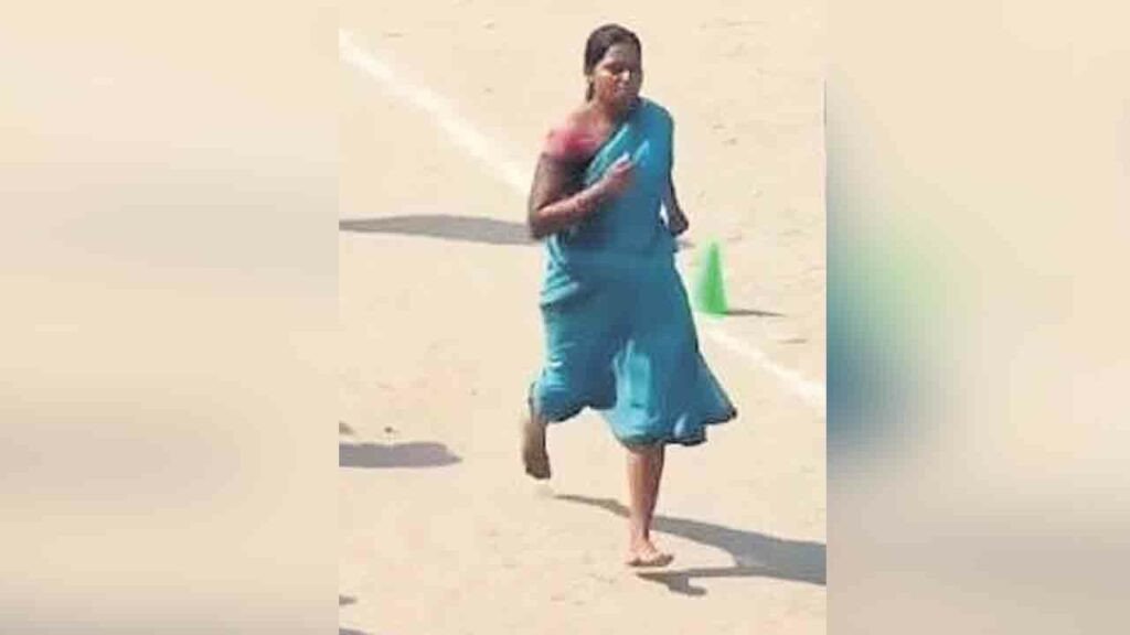 Kavita Kumari | చెప్పులు లేకుండా 1600 మీటర్ల పరుగు.. హోంగార్డు ఉద్యోగం కోసం వితంతు మహిళ సాహసం