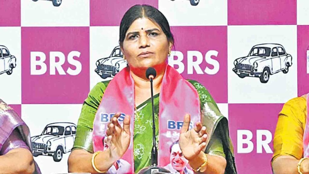 రేవంత్‌ కుటుంబ అవినీతిని ప్రశ్నిస్తే పోలీస్‌ కేసులా?