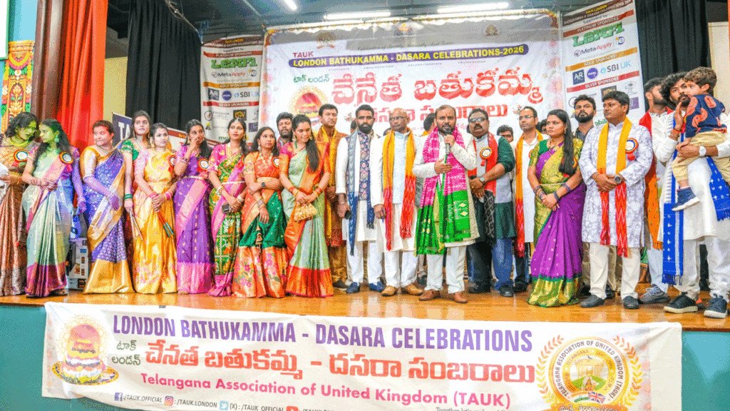 Bathukamma | లండన్‌లో ఘనంగా ‘టాక్-చేనేత బతుకమ్మ-దసరా’ సంబరాలు