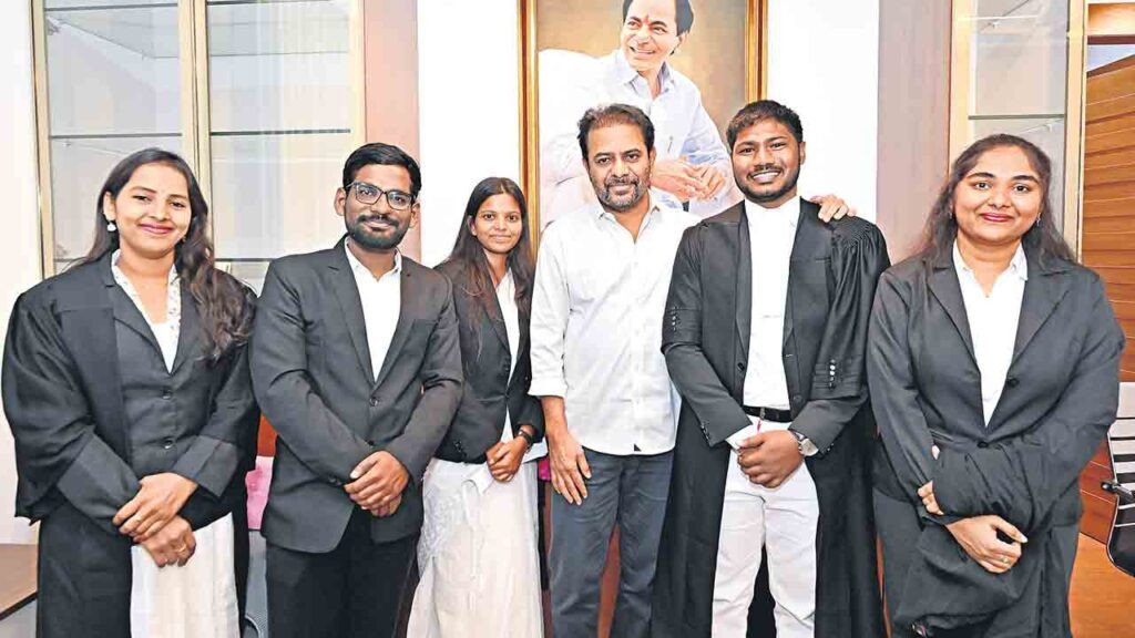 KTR | కేటీఆర్‌తో యువ న్యాయవాదుల భేటీ.. సామాన్యులకు న్యాయం కోసం నిబద్ధతతో పనిచేయాలని లాయర్లకు పిలుపు