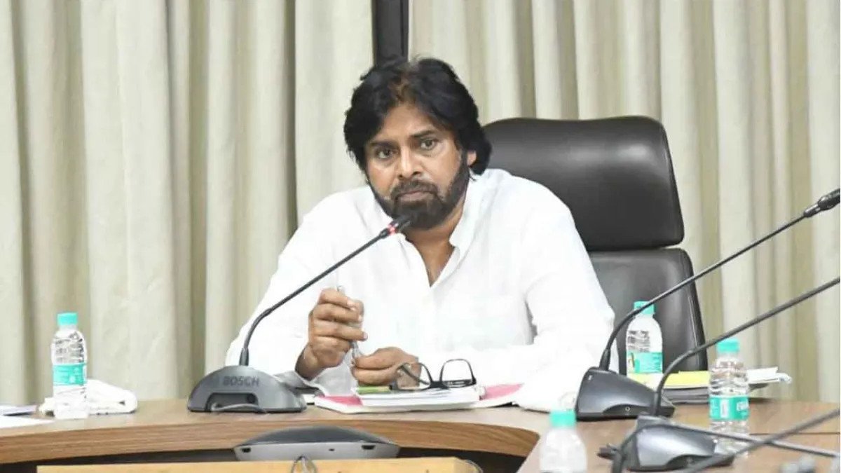 పల్లెపండుగ రోడ్డు తవ్వేసినవారిపై నాన్ బెయిలబుల్ కేసులు, రికవరీ చర్యలకు పవన్ కళ్యాణ్ ఆదేశం!