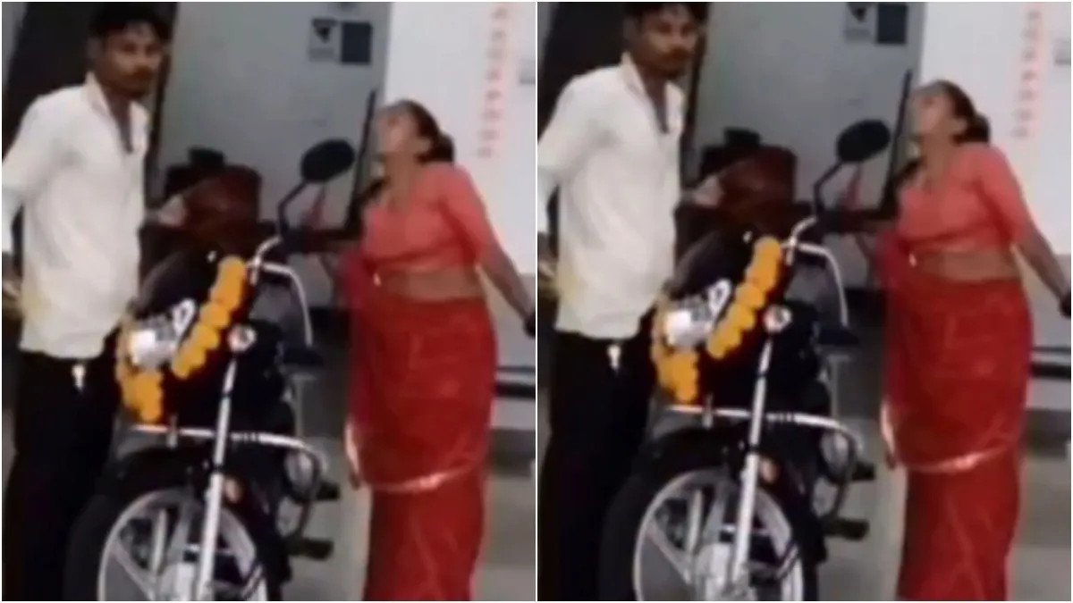 Video Viral: దసరాకు కొత్త బైక్ కొంటుండగా మహిళను ఆవహించిన దుర్గామాత.. షో రూమ్ సిబ్బందికి షాక్..!