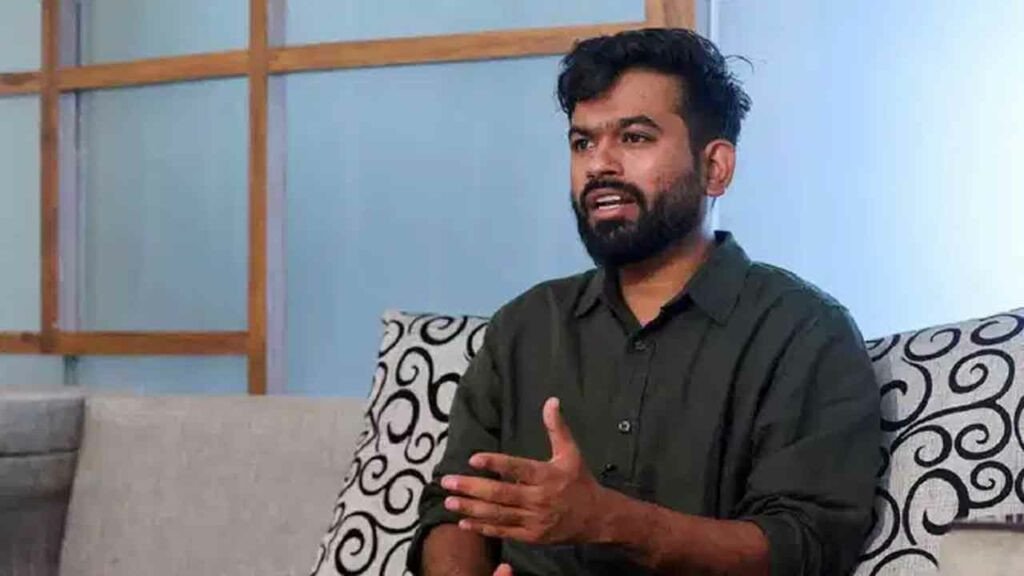 Abhijeet Dipke | అభిజీత్ దీప్కే నివాసానికి చేరుకున్న ఢిల్లీ పోలీసులు.. ర్యాలీకి వెళ్లకూడదంటూ నోటీసులు జారీ