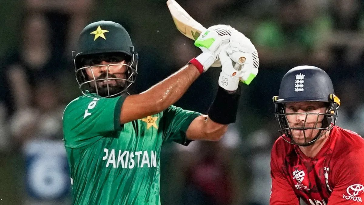 బాబర్ ఆజమ్ దెబ్బకు విరాట్ కోహ్లీ రికార్డ్ అవుట్