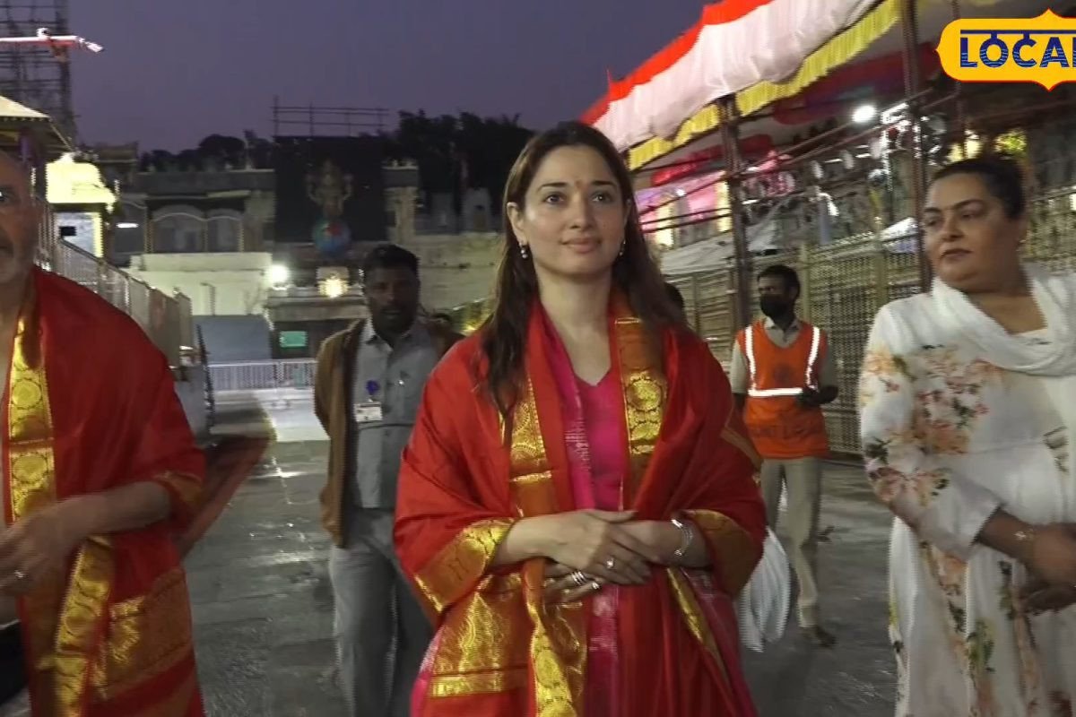 తిరుమలలో తమన్నా... పట్టు వస్త్రాలతో సత్కరించిన అధికారులు!