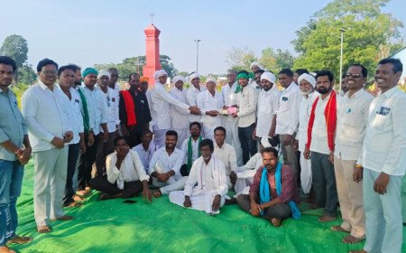 Donation | కొమురం భీమ్ విగ్రహావిష్కరణకు విరాళం