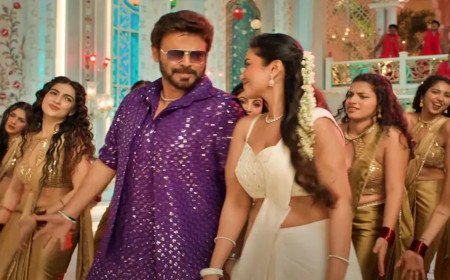 వెంకటేశ్- త్రివిక్రమ్ 'ఆదర్శ కుటుంబం' నుంచి క్రేజీ అప్డేట్ రిలీజ్..