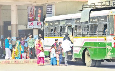 TGSRTC | 30 మంది ఉంటే నేరుగా ఇంటికే బస్సు.. దసరాకు విద్యార్థుల కోసం ప్రత్యేక ఆర్టీసీ బస్సులు!