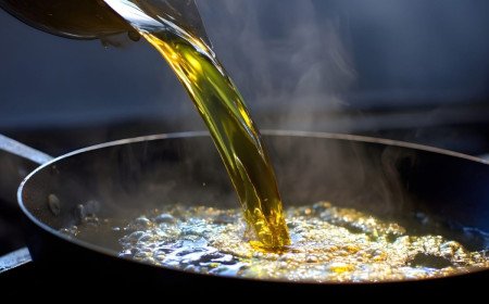 Healthy Cooking Oil: వంట నూనెతో ఈ 5 తప్పులు చేస్తున్నారా? మీ ఆరోగ్యానికి మీరే హాని చేసుకుంటున్నట్లే..!