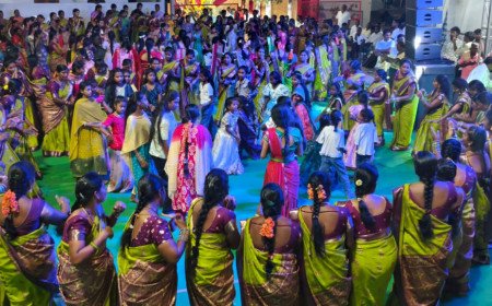 Bathukamma Celebrations | ఎతుబార్‌పల్లిలో అంబరాన్నంటిన బతుకమ్మ సంబరాలు..