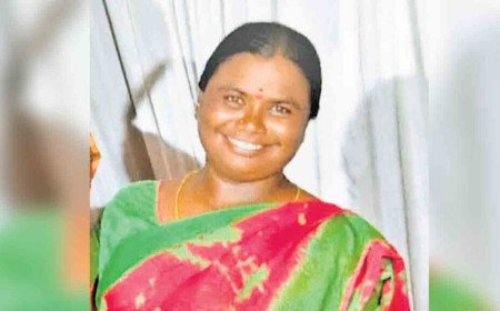 రాత్రి కరెంట్‌కు మహిళా రైతు బలి