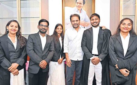 KTR | కేటీఆర్‌తో యువ న్యాయవాదుల భేటీ.. సామాన్యులకు న్యాయం కోసం నిబద్ధతతో పనిచేయాలని లాయర్లకు పిలుపు