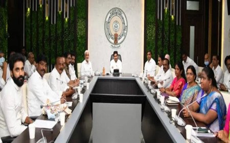 జెడ్పీటీసీ బరిలో వైసీపీ మాజీ ఎంపీ, నామినేషన్..!!