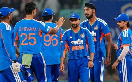 వెస్టిండీస్ తో చివరి మ్యాచ్ వేళ.. టీమిండియాకు భారీ కుదుపు: స్టార్ బౌలర్ అవుట్: ఆ వెటరన్ కు చోటు