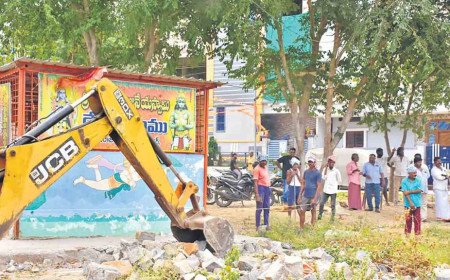 దళిత రైతులపై సర్కార్‌ దౌర్జన్యం