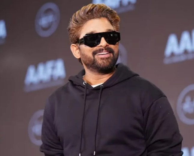 అల్లు అర్జున్ ఫ్యాన్స్ కు బ్యాడ్ న్యూస్.. సడెన్ గా షెల్వ్ అయిన కొత్త సినిమా..??