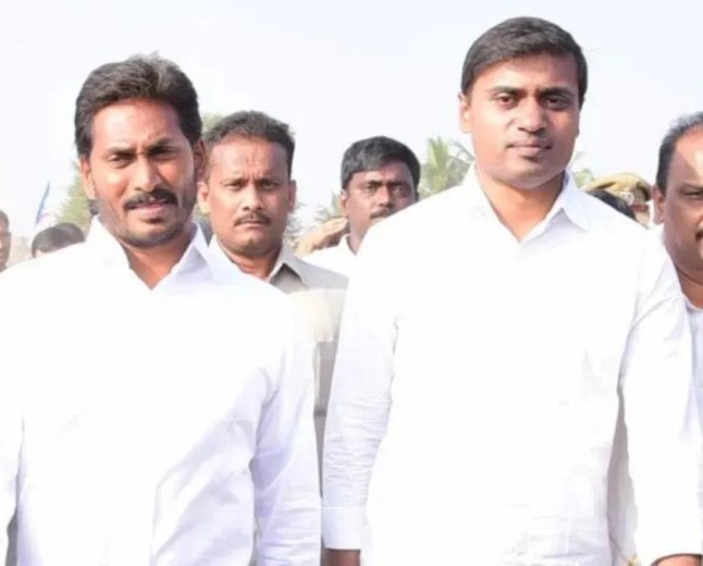 మిథున్ రెడ్డికి జగన్ ఫోన్, ఘటన పై ఆరా- వదిలేది లేదు..హెచ్చరిక..!!