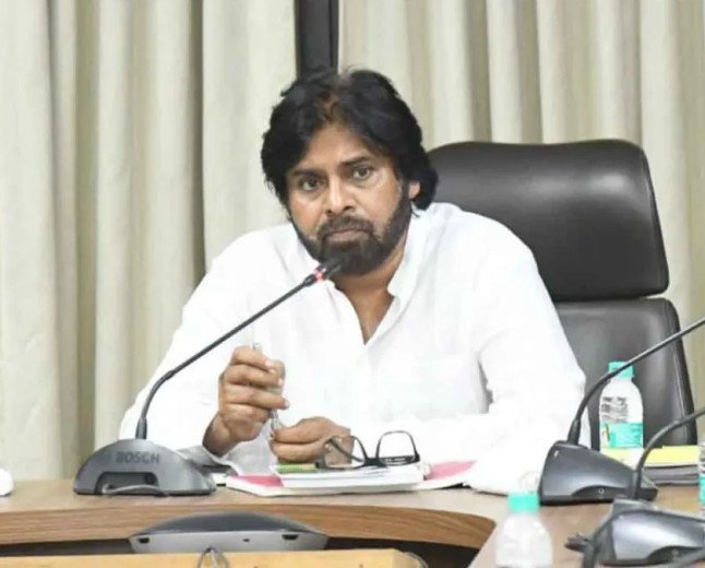 పల్లెపండుగ రోడ్డు తవ్వేసినవారిపై నాన్ బెయిలబుల్ కేసులు, రికవరీ చర్యలకు పవన్ కళ్యాణ్ ఆదేశం!