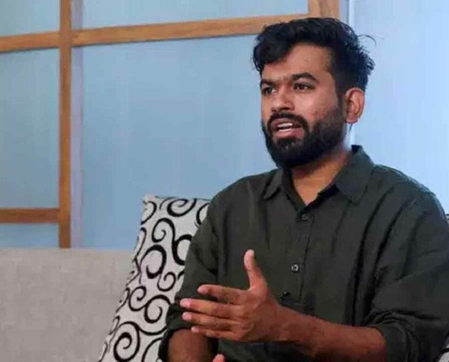 Abhijeet Dipke | అభిజీత్ దీప్కే నివాసానికి చేరుకున్న ఢిల్లీ పోలీసులు.. ర్యాలీకి వెళ్లకూడదంటూ నోటీసులు జారీ